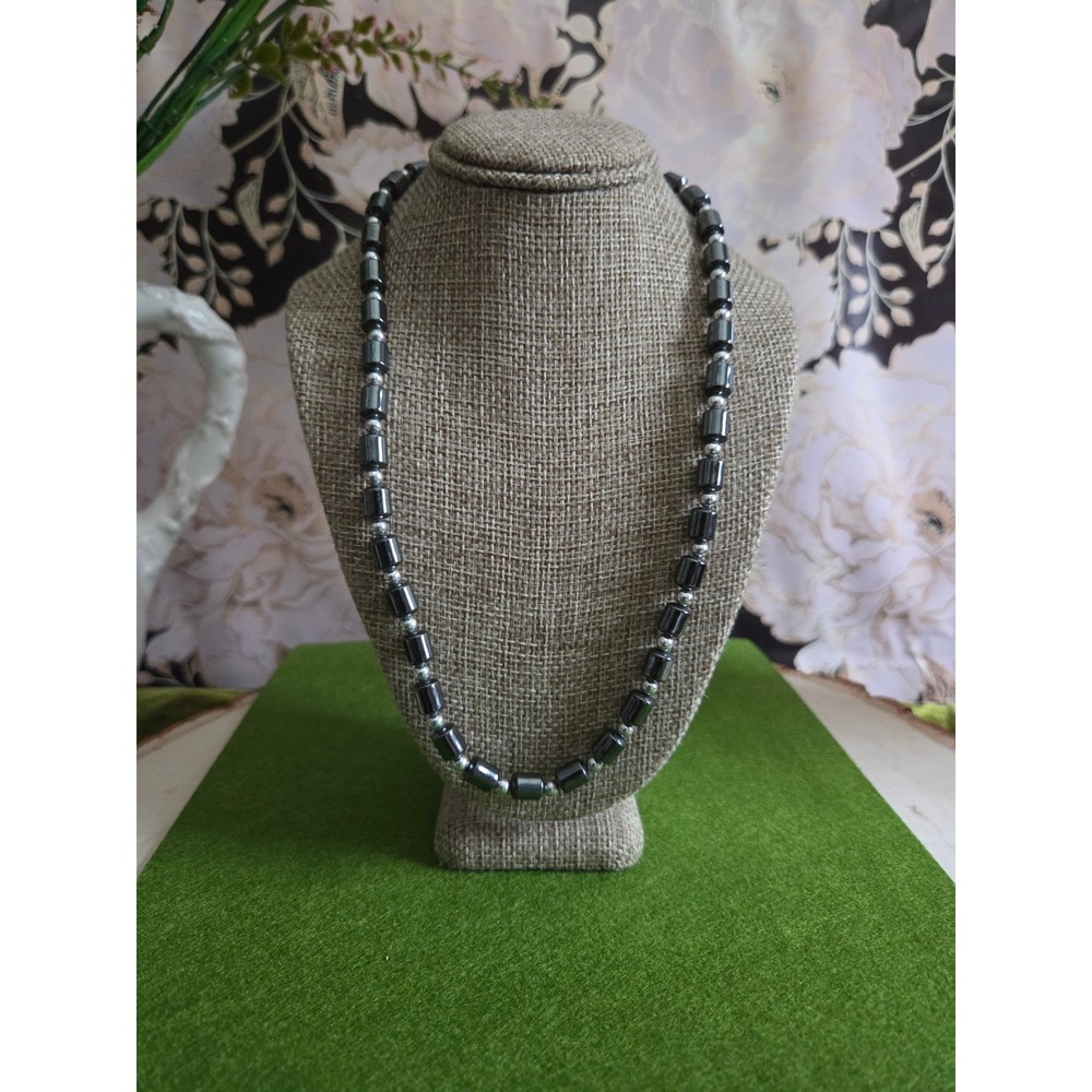 90s Hematite Beaded Necklace Gunmetal Gray Cylinder Silver Tone Screw Clasp 18in
